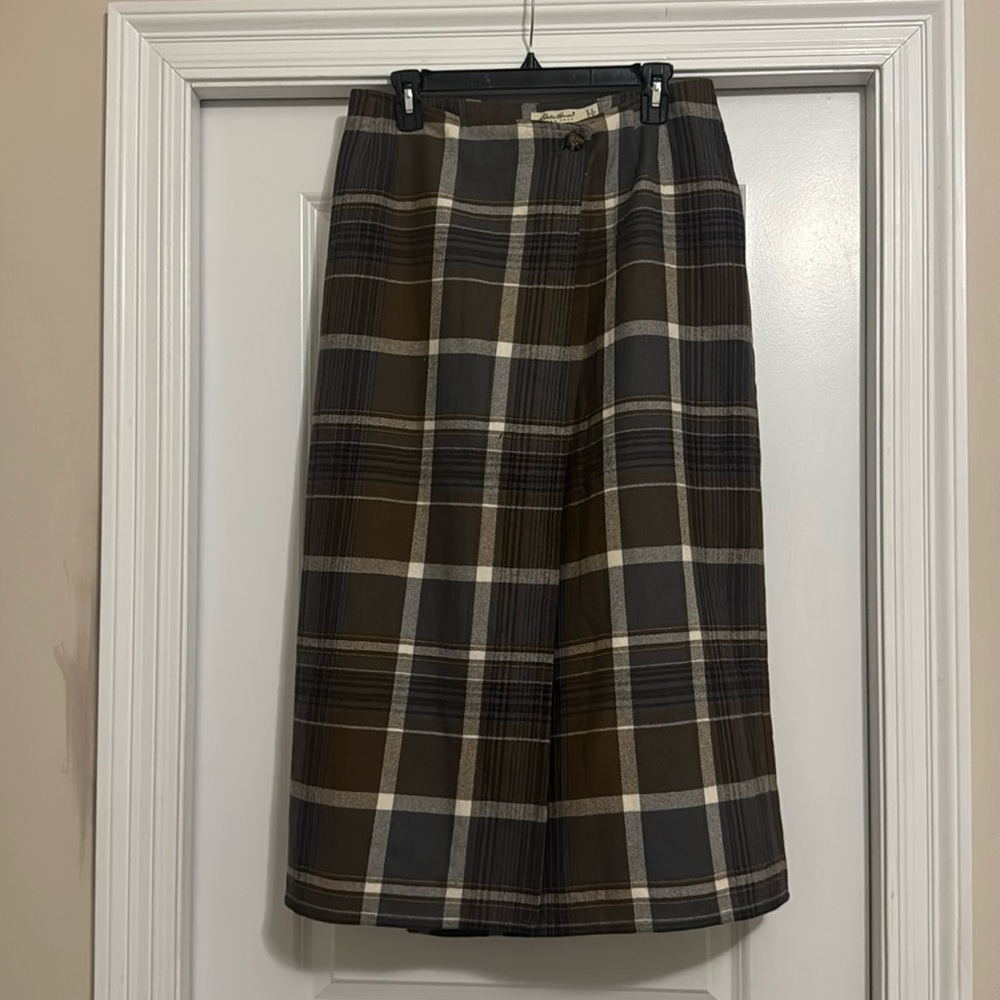 Eddie Bauer skirt 100% wool